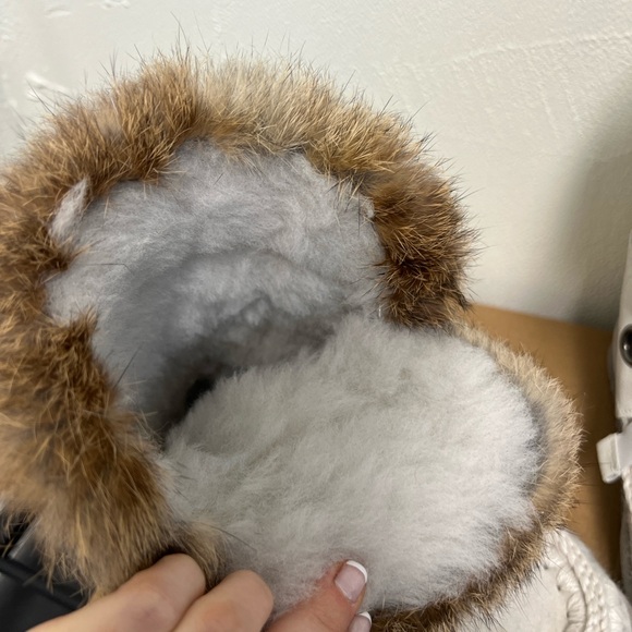 White suede Mou boots size 36 with rabbit fur & shearling inside Never Been Worn - Picture 4 of 7